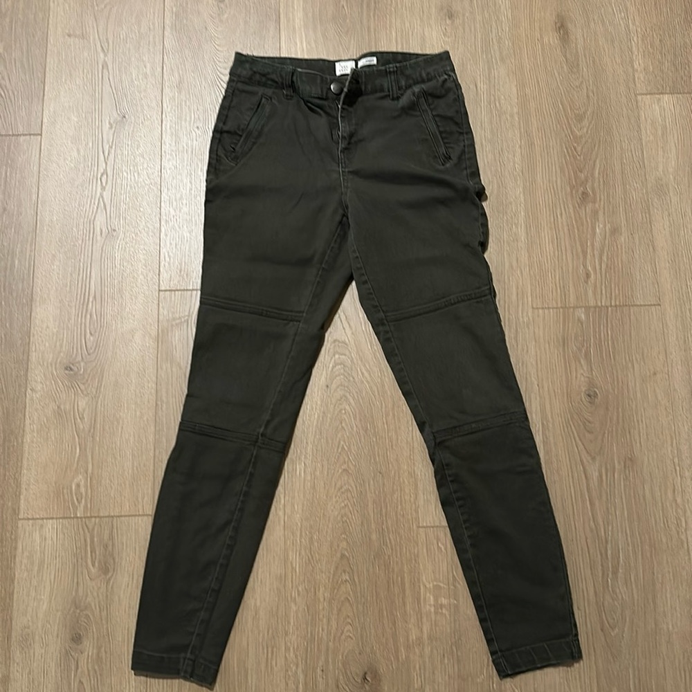A New Day Dark Green Skinny Pant With Zipper Pockets - size 6